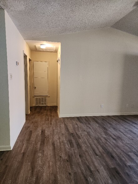 Building Photo - 509 Summit St