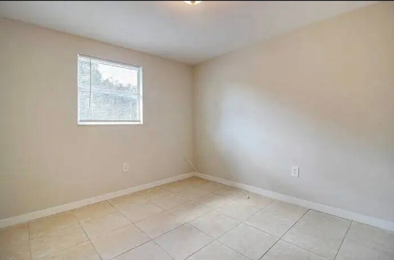 Building Photo - 9311 Loras St