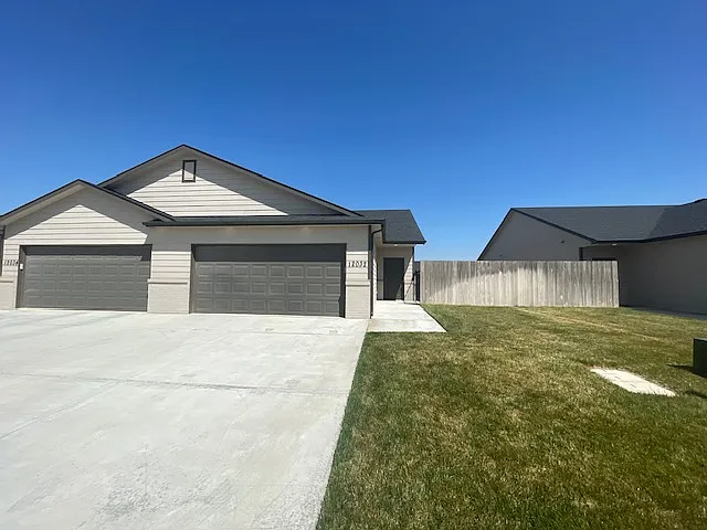 Primary Photo - 12020 Fontana Cir