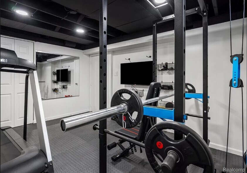 Basement Gym - 2204 Mahan St