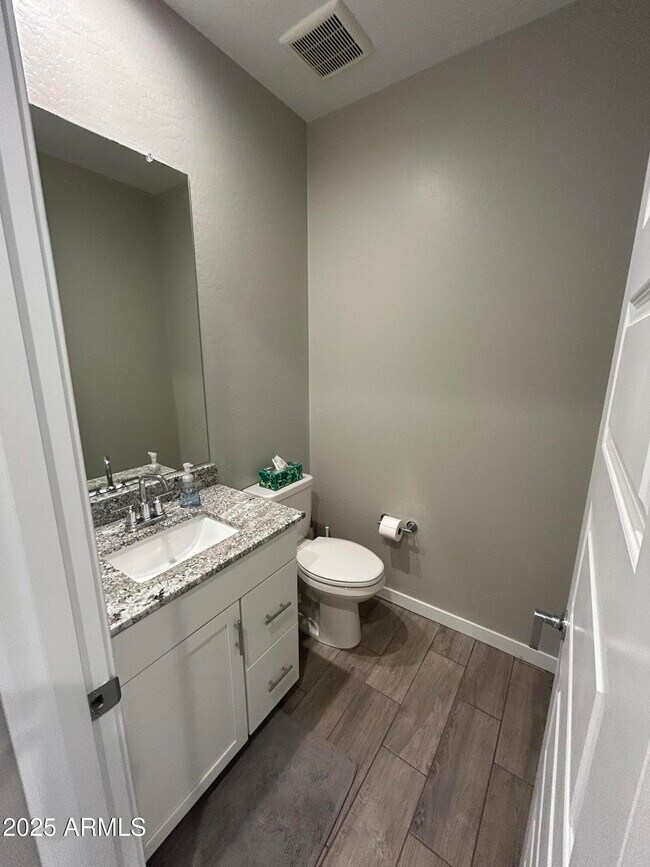 Building Photo - 4073 E Amoroso Dr