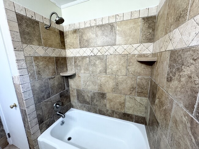 Building Photo - 2561 Allan Way