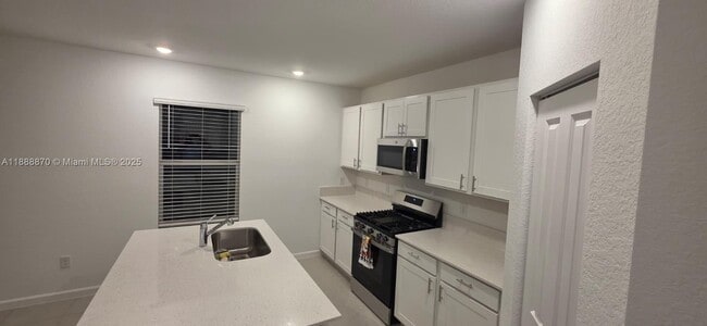 Building Photo - 6315 Windwood Wy