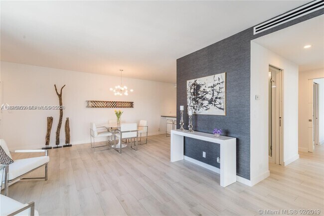 Building Photo - 3 Island Ave