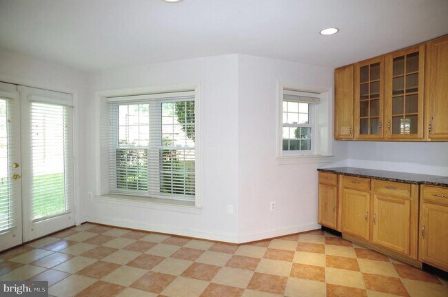 Building Photo - 8039 N Park St