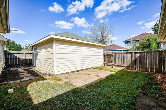 Building Photo - 6233 Lone Prairie Way