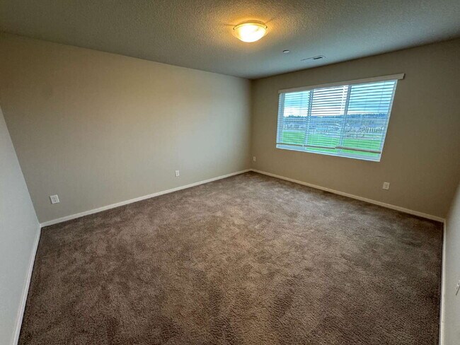 Building Photo - Beautiful, 5-Bedroom Camas Home