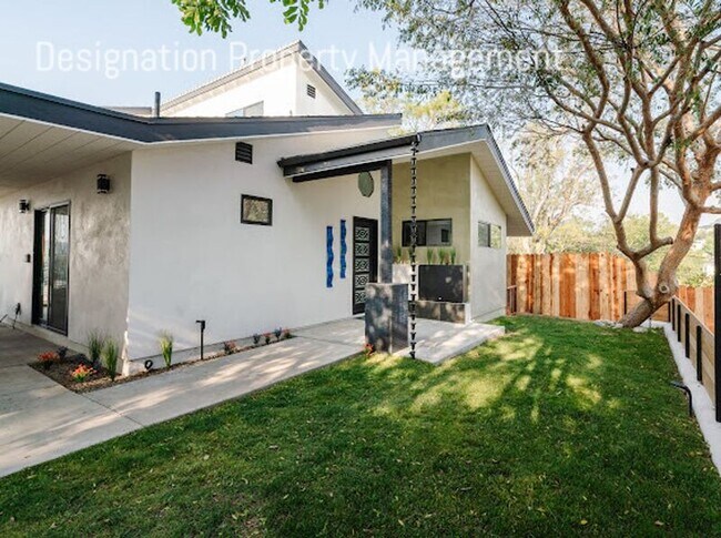 Building Photo - 6023 Eucalyptus Ln