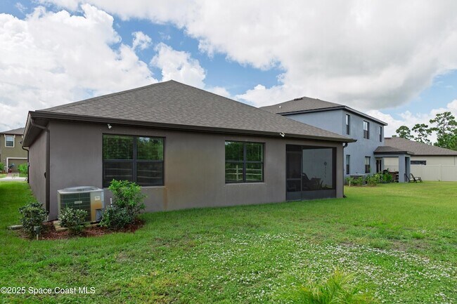 Building Photo - 843 Remington Green Dr SE