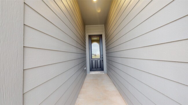Building Photo - 122 Hazelnut Dr