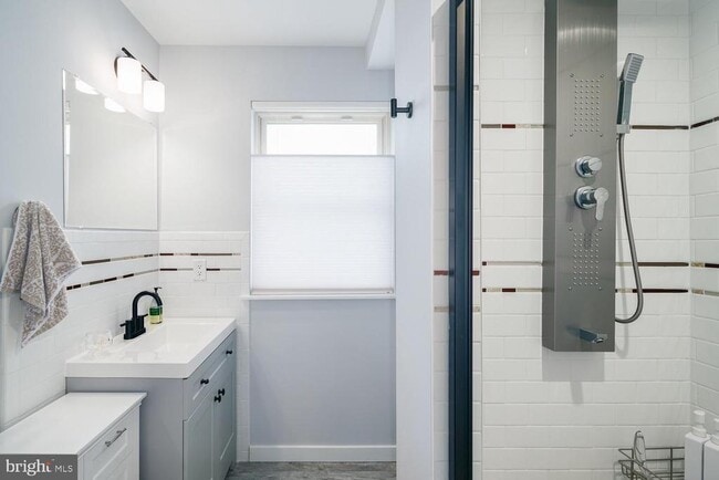 Building Photo - 1940 N Orianna St