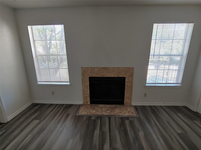 Building Photo - 9700 Leawood Blvd