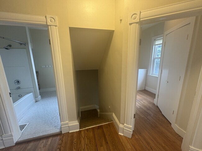 Building Photo - 809 S 900 E
