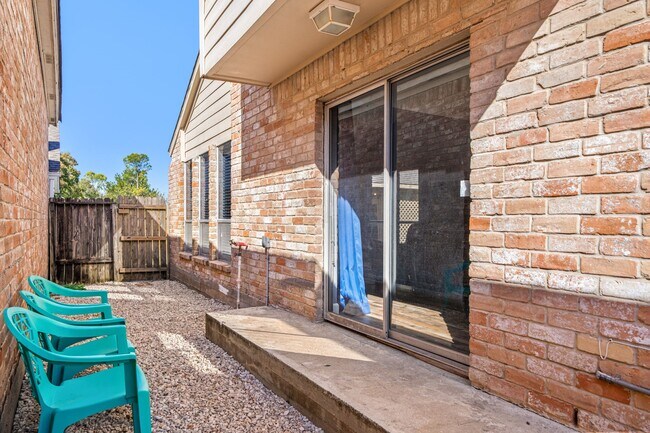 Building Photo - 12805 Westpark Dr