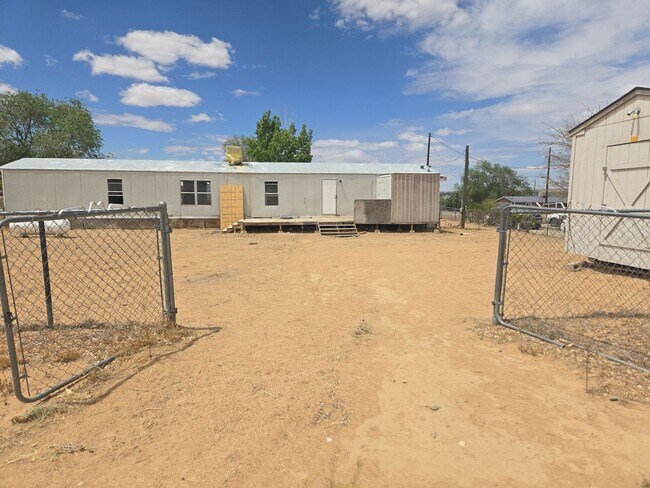 Building Photo - Home Located in Bloomfield NM