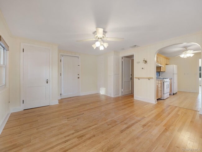 Building Photo - 18 Hughes St