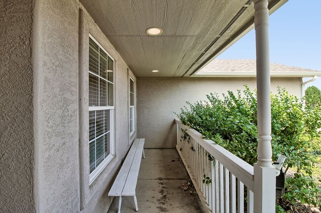 Building Photo - 598 Garnet Dr