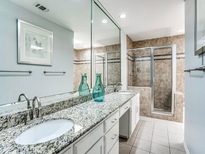 Master Bath - 5734 Remington Park Sq