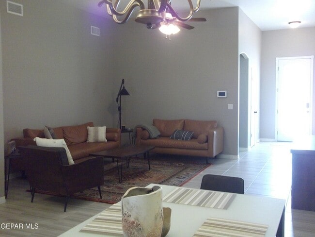 Building Photo - 7836 Enchanted View Dr