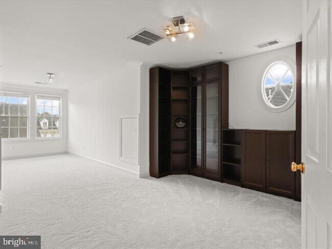 Building Photo - 7980 Vigne Ct