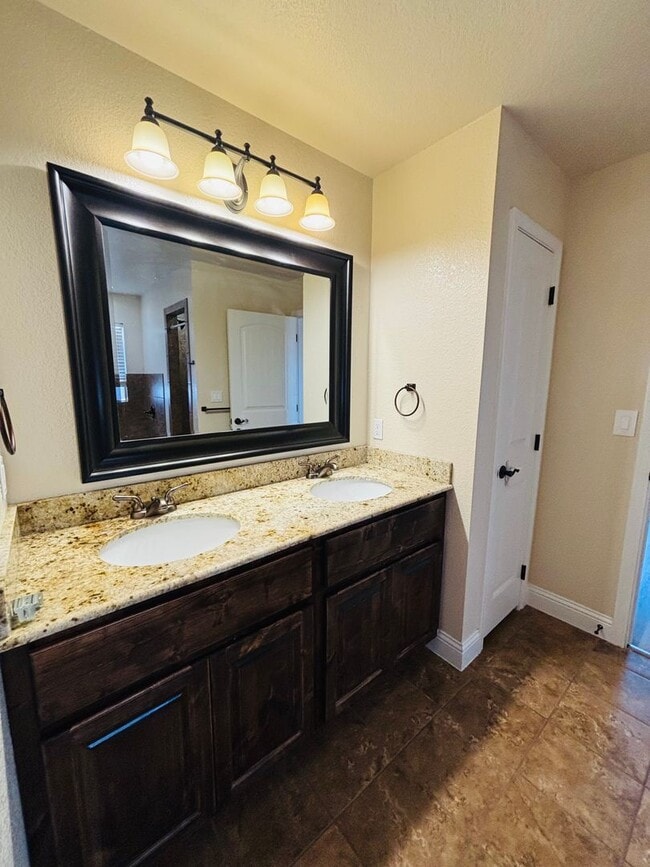 Building Photo - 505 Almond Tree Ln