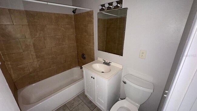 Building Photo - 37321 Safari Dr