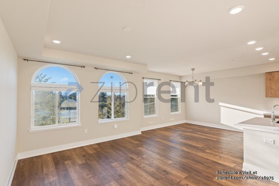 Building Photo - 1048 Monroe St