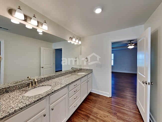 Building Photo - 4400 Erabele Dr