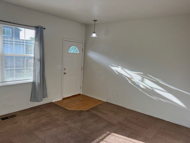 Building Photo - Two Story Townhome