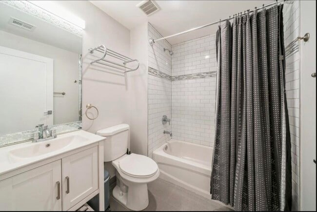 Building Photo - 126 Delaware Ave