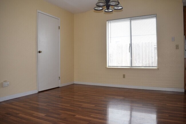 Building Photo - 1317 Rice Ln