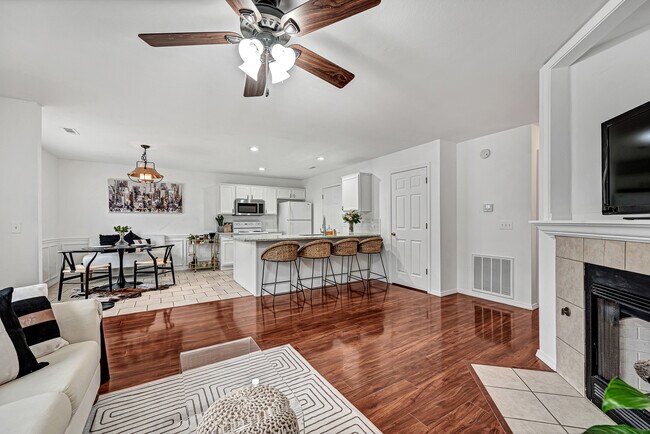 Building Photo - 864 Melmar Dr