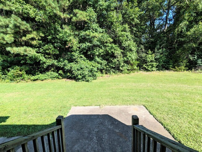 Building Photo - Lonesome Wind Way