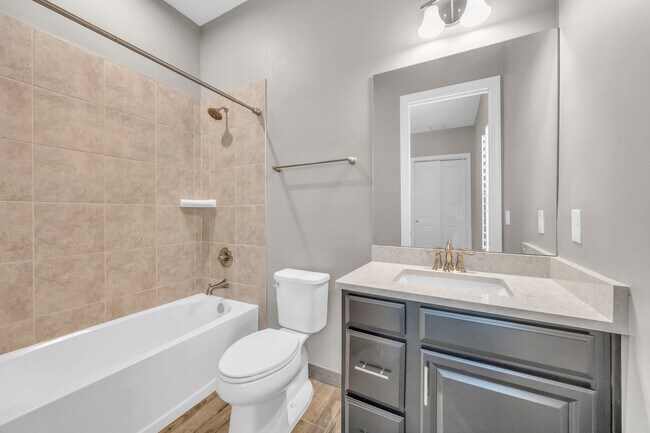 Building Photo - 4720 SW Ardsley Dr