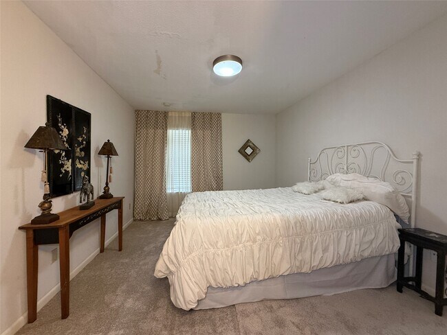 Building Photo - 845 Augusta Dr