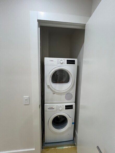 Building Photo - 244 Water St