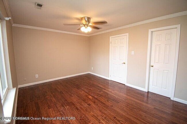 Building Photo - 5 Newport Ct