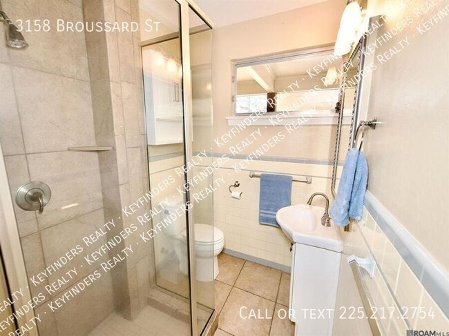 Building Photo - 3158 Broussard St