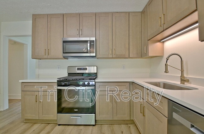 Building Photo - 105 Rose Ct