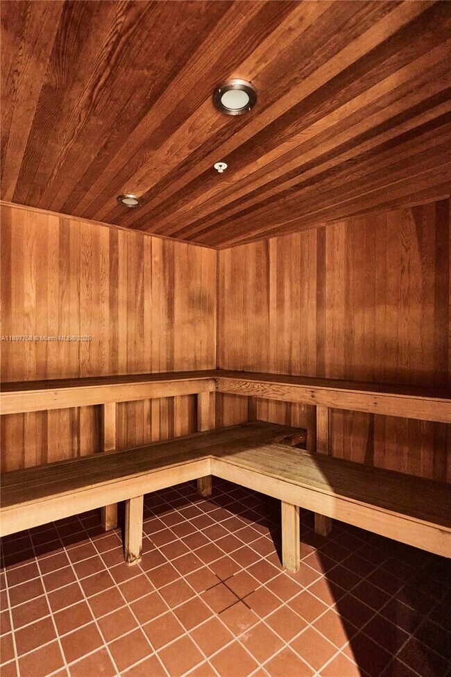 Building Photo - 3101 S Ocean Dr