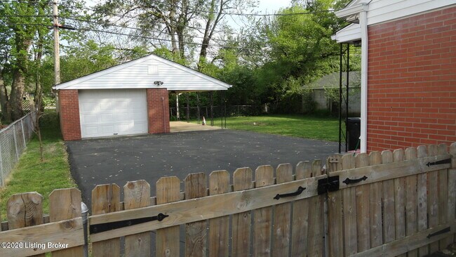 Building Photo - 4202 Berkshire Ave