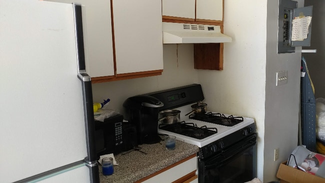 Building Photo - 275 Bay St