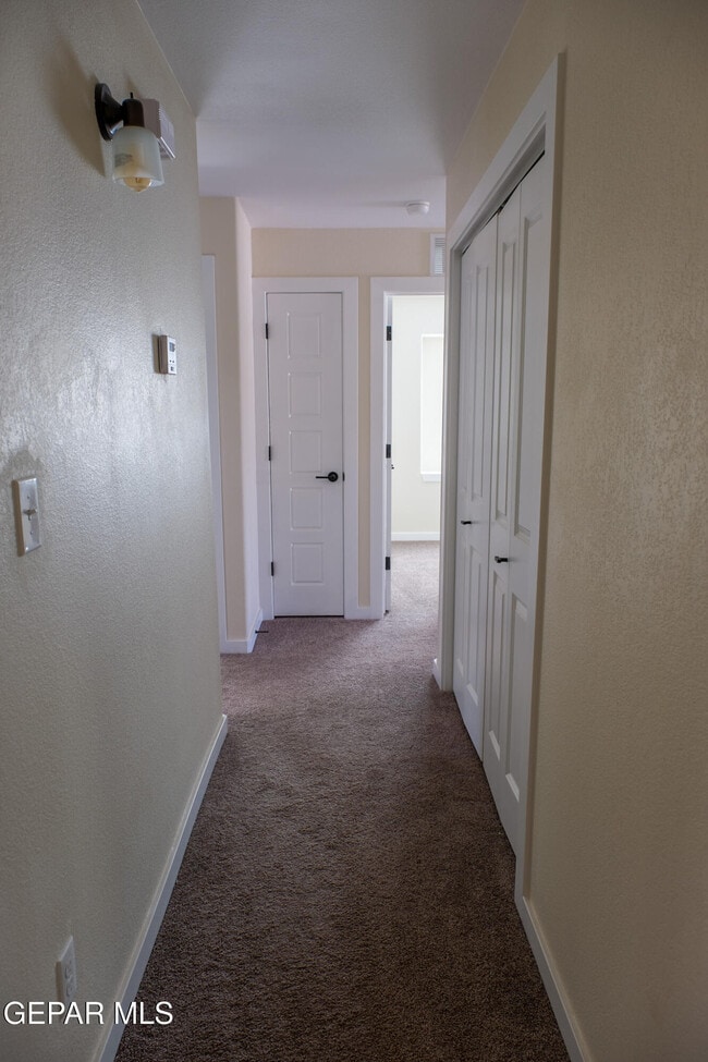 Building Photo - 14273 Hacienda Rock Dr