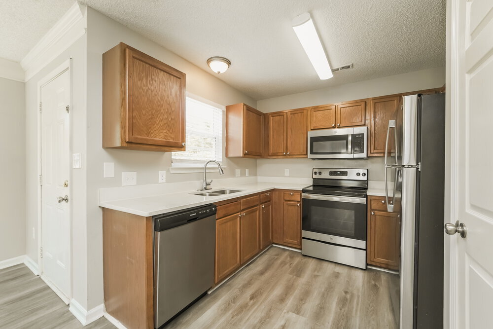 Building Photo - 707 Almora Dr