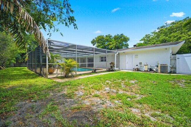 Building Photo - 321 E Chaminade Dr