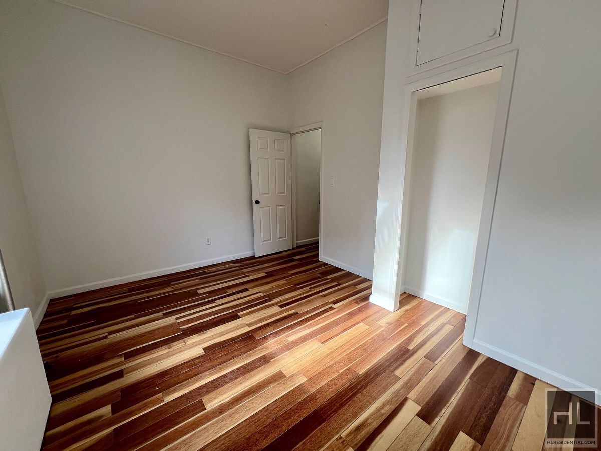 Building Photo - 3.5BR 1BA Floor-Through By Fort Greene Park