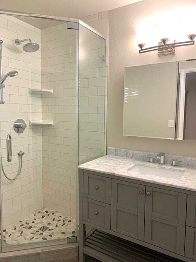 Building Photo - Camarillo | 3 Bed + 2 Bath Home | Jay Ct.