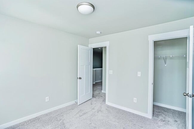 Building Photo - 207 Broad Banyan Ct