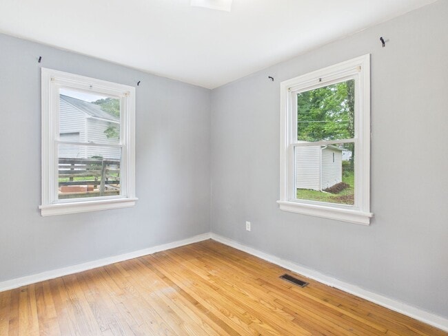 Building Photo - 1518 Ethridge Dr