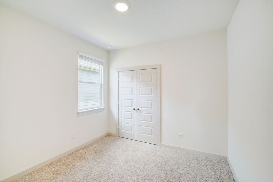 Building Photo - 131 Big Sandy Creek Dr